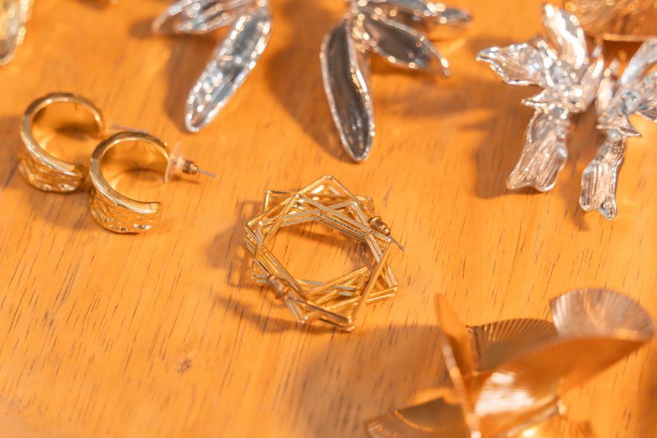 Gümüş mü, Altın mı? Takı Seçiminde Doğru Metal Kararı